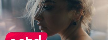 Hadise – Küçük Bir Yol
